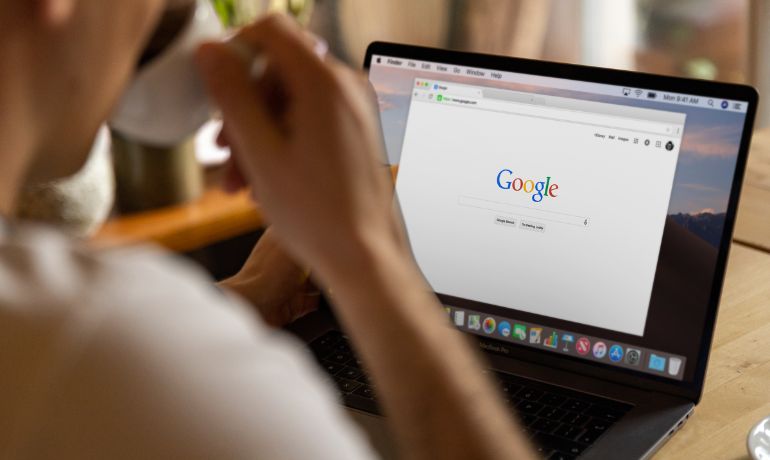 Nowa era SEO: Jak sztuczna inteligencja Google zmienia reguły gry w pozycjonowaniu stron